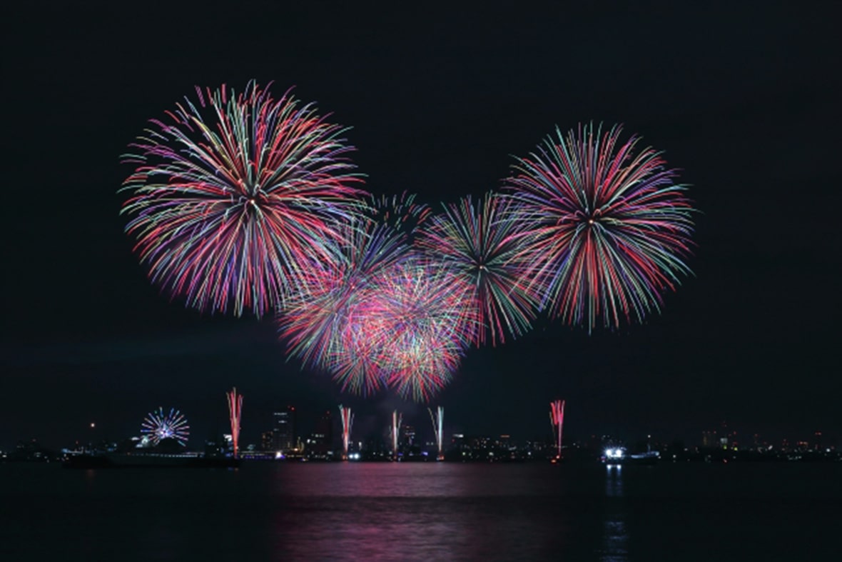 花火大会のイメージ