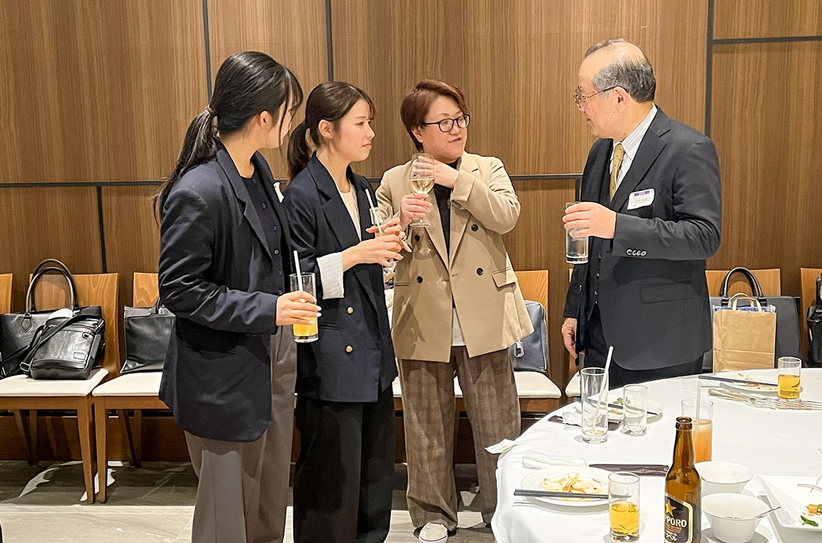 新年パーティーの様子