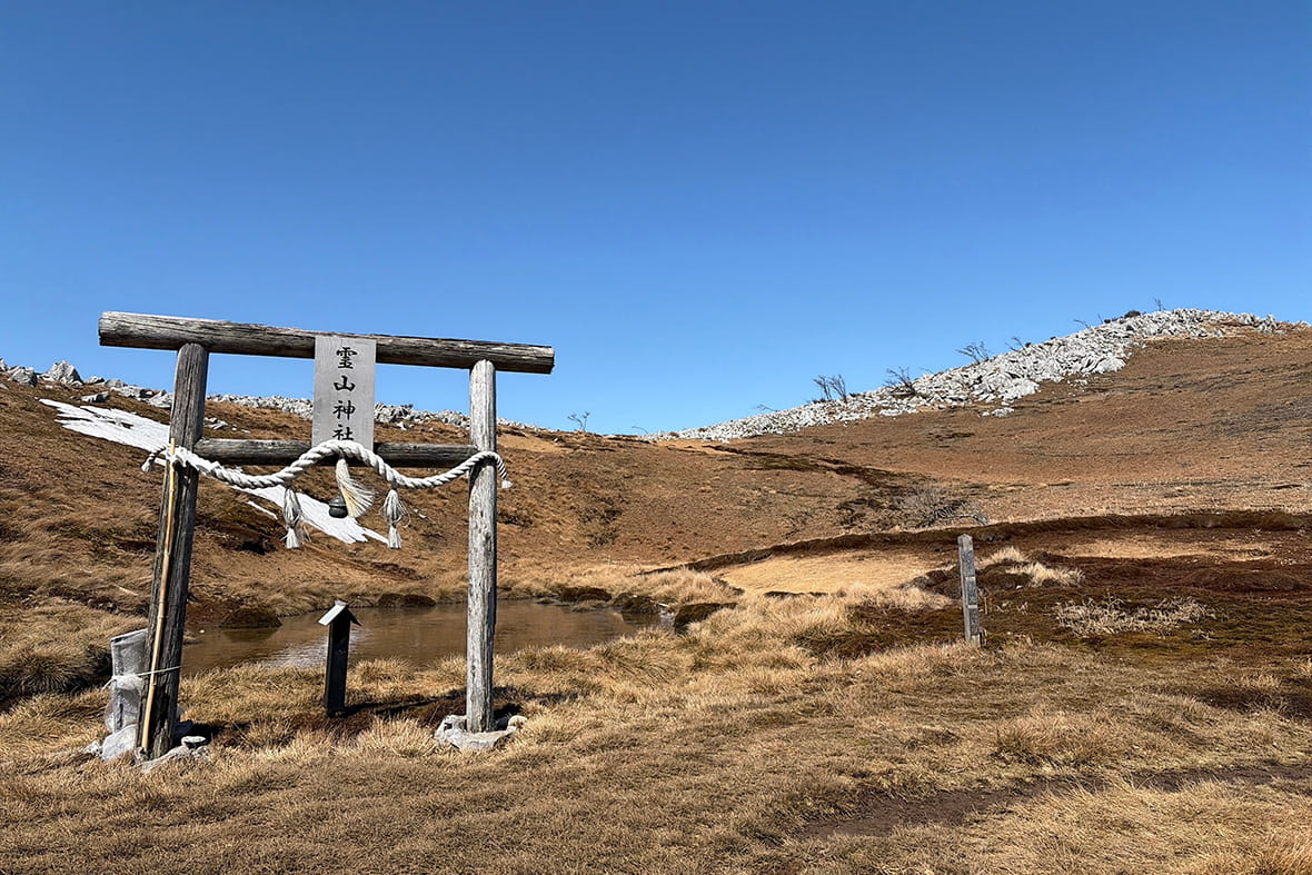 霊仙山の霊山神社をお参り